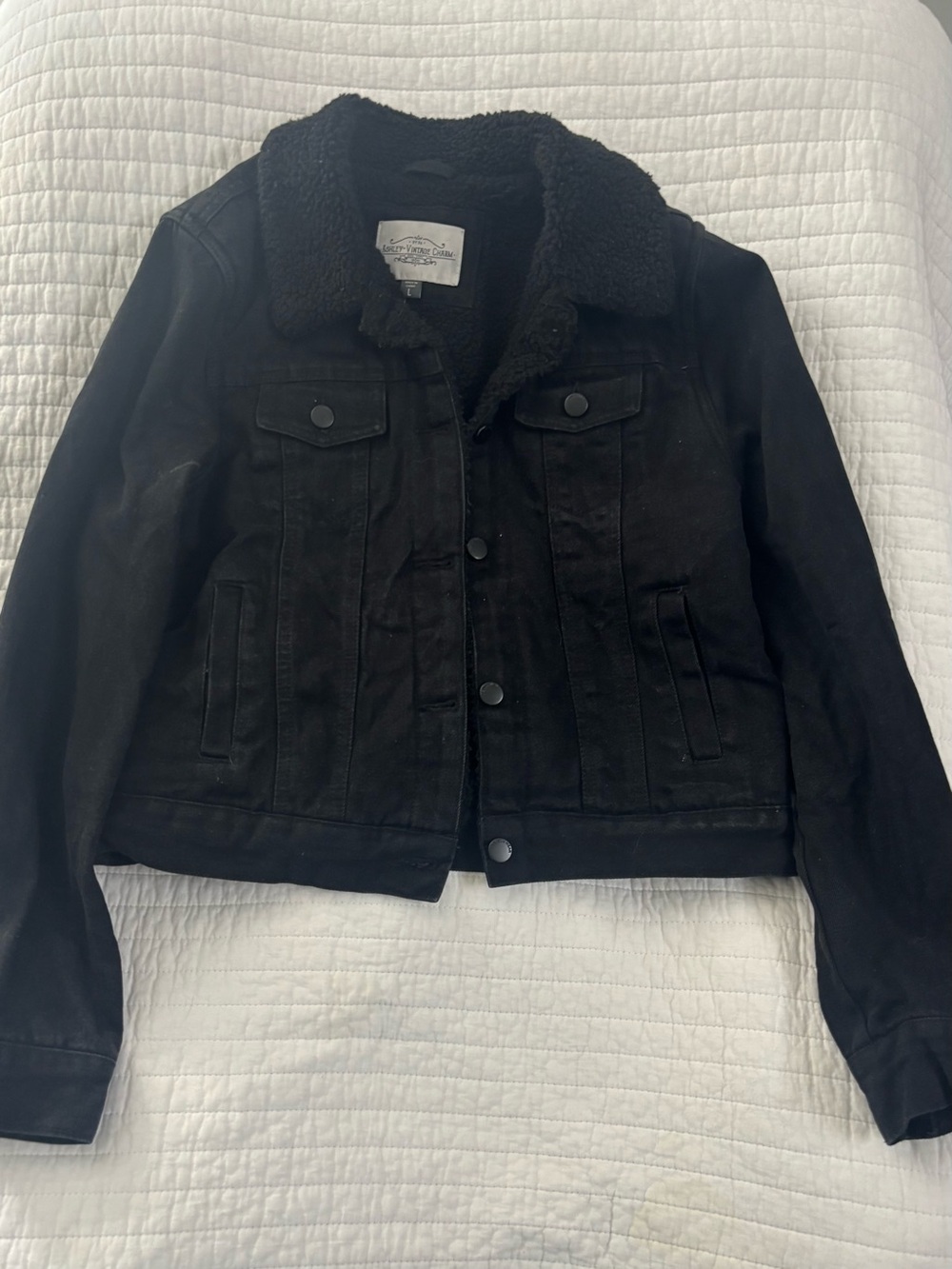 Black Teddy-Lined Women's Jacket with Button Front